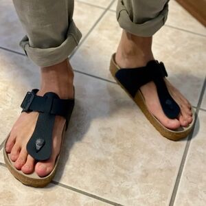 Birkenstock Unisex Medina Desert Soil Midnight sandal